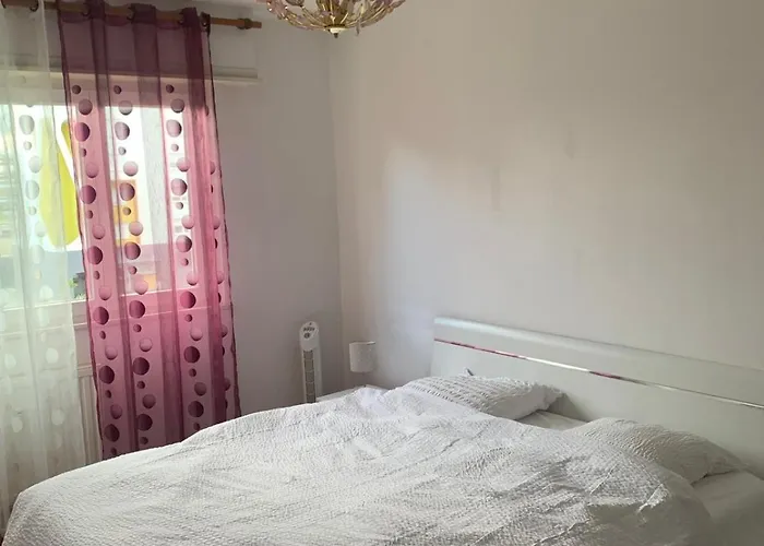 En Face De La Gare De St-louis Apartamento