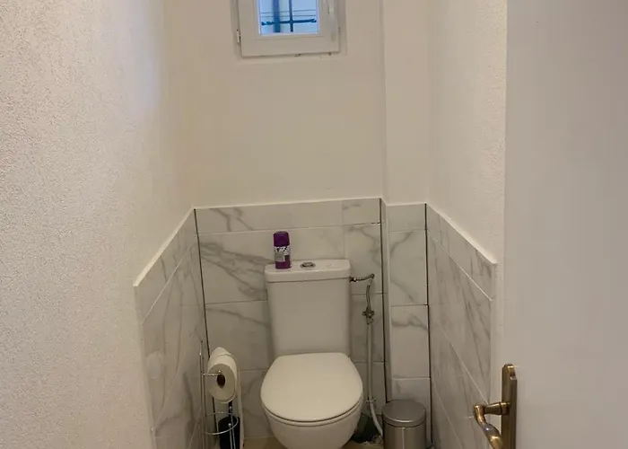 En Face De La Gare De St-louis Saint-Louis (Haut-Rhin)